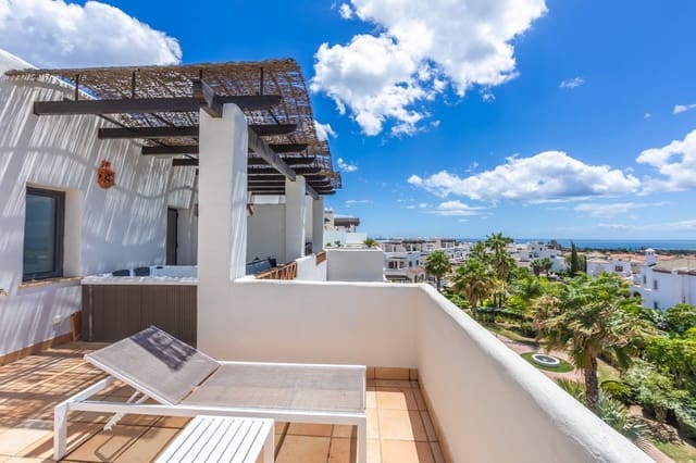 2 soverom Penthouse til salgs i Estepona med svømmebasseng garasje - € 480 000 (Ref: 10044684)