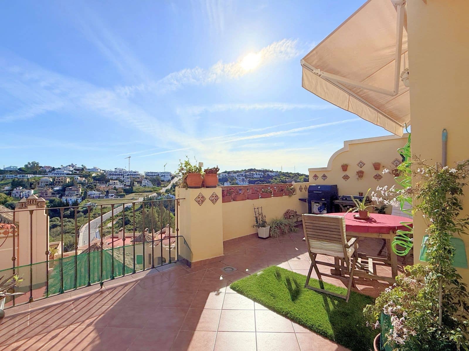 2 Zimmer Penthouse zu verkaufen in Estepona mit Pool Garage - 338.000 € (Ref: 10044685)