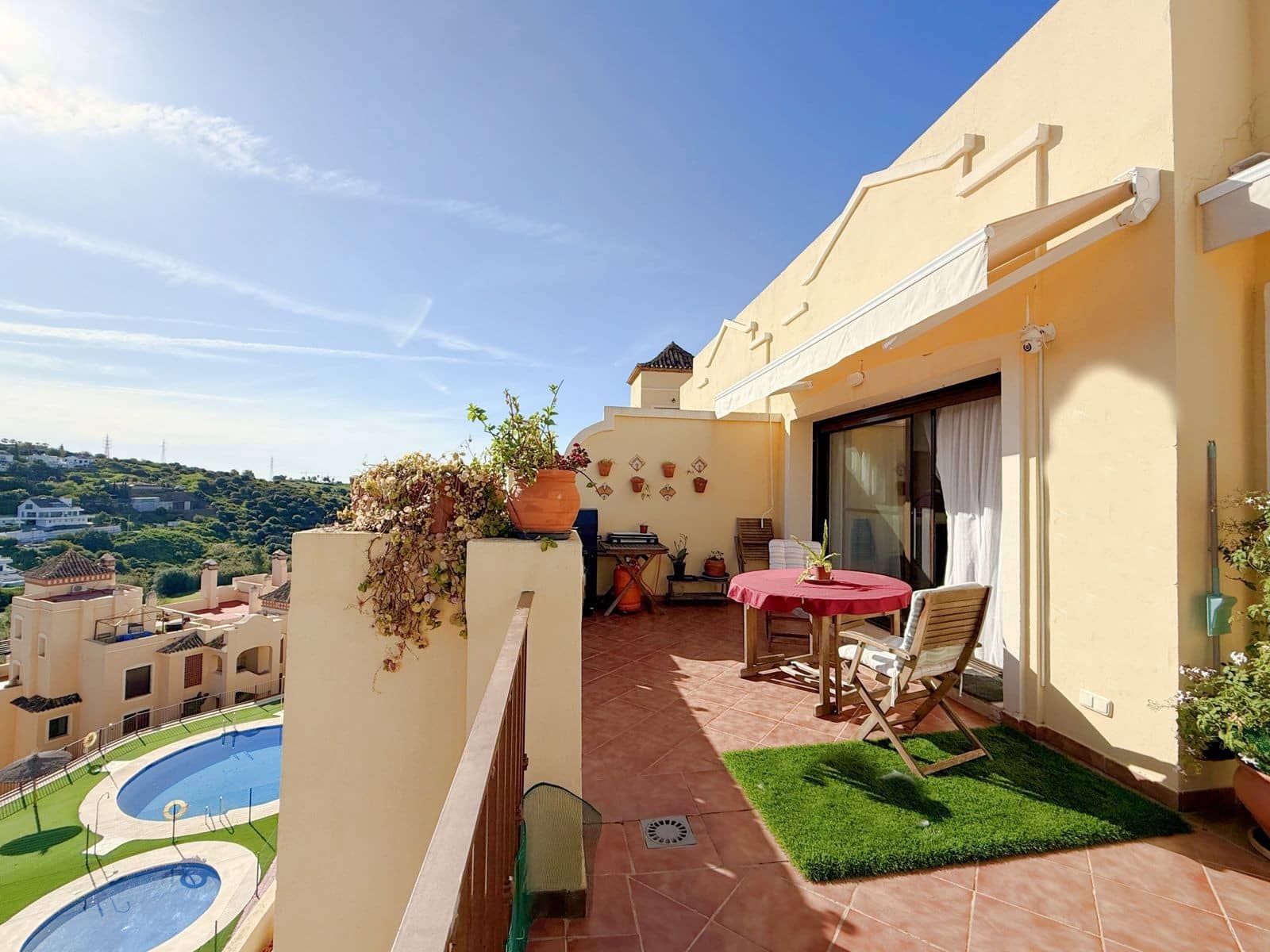 2 Zimmer Penthouse zu verkaufen in Estepona mit Pool Garage - 338.000 € (Ref: 10044685)