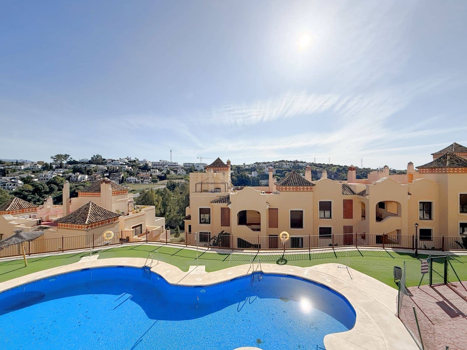 2 Zimmer Penthouse zu verkaufen in Estepona mit Pool Garage - 338.000 € (Ref: 10044685)