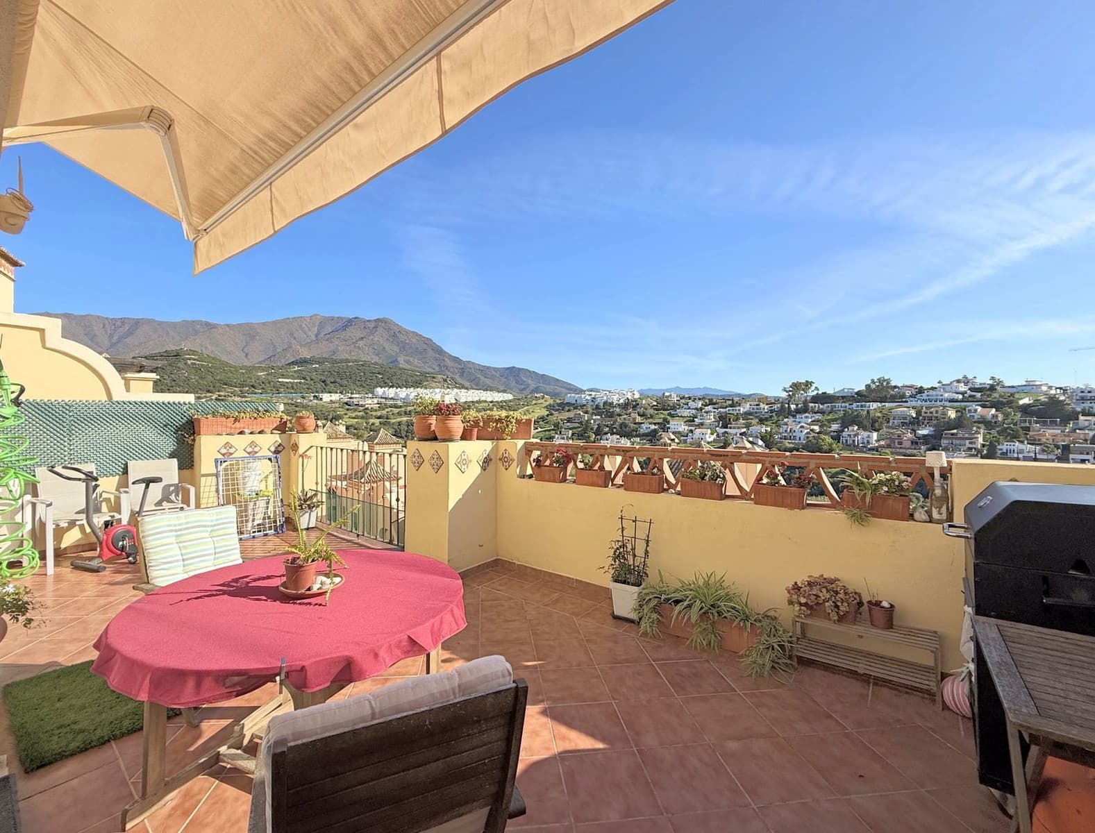 2 Zimmer Penthouse zu verkaufen in Estepona mit Pool Garage - 338.000 € (Ref: 10044685)