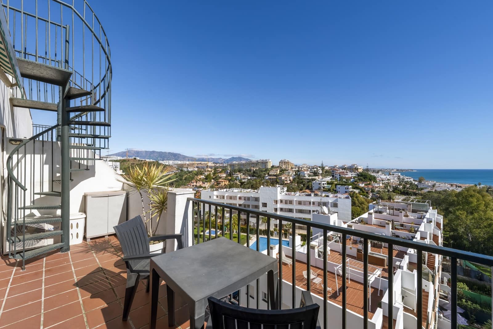 2 makuuhuone Kattohuoneisto myytävänä paikassa Mijas Costa mukana uima-altaan 
autotalli - 339 000 € (Ref: 10044689)
