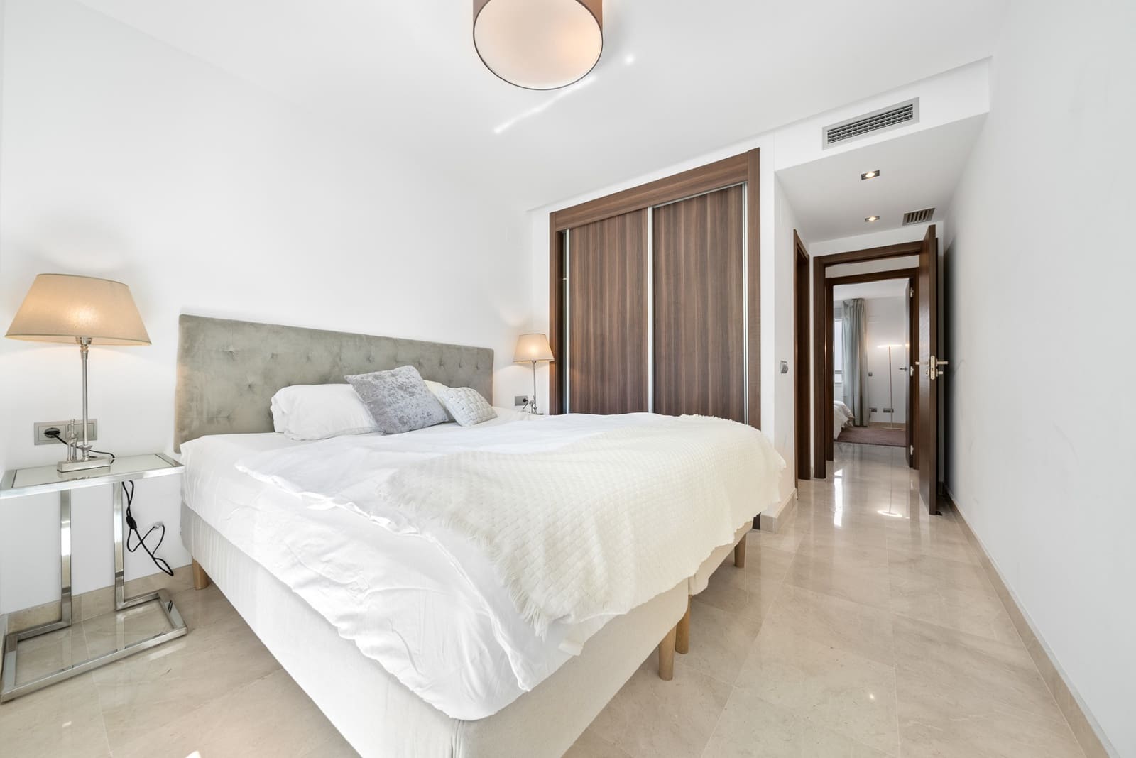 3 bedroom Apartment for sale in San Pedro de Alcantara with pool garage - € 635,000 (Ref: 10075440)
