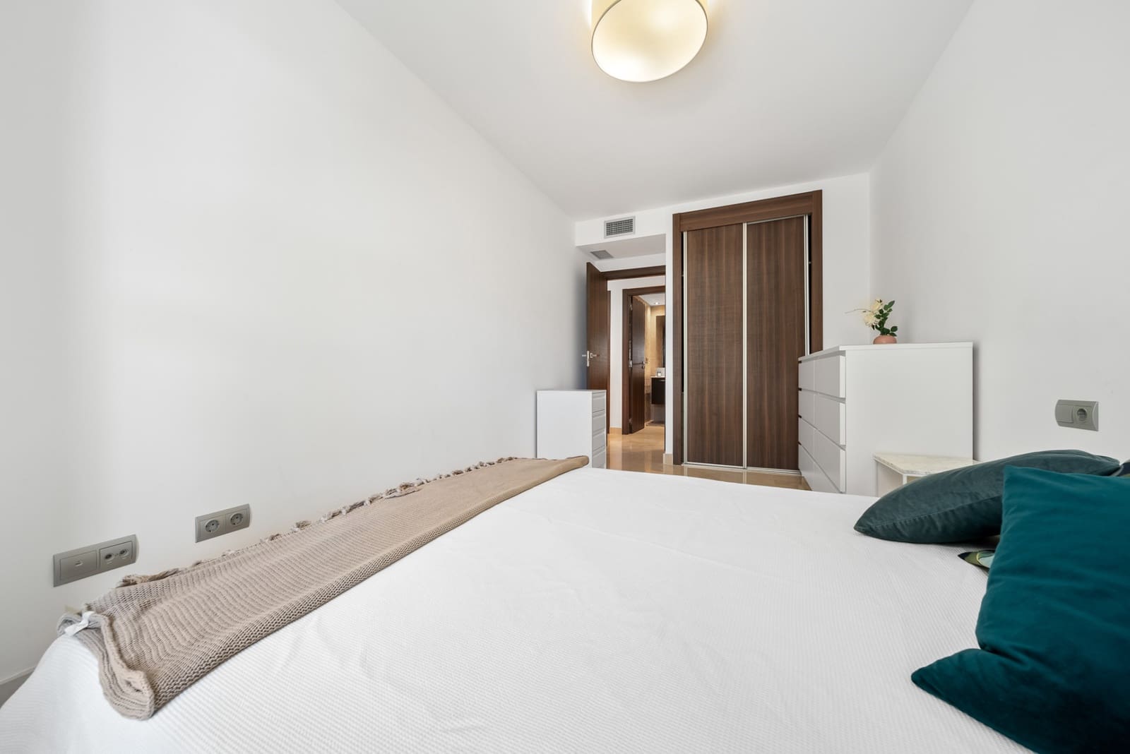 3 bedroom Apartment for sale in San Pedro de Alcantara with pool garage - € 635,000 (Ref: 10075440)