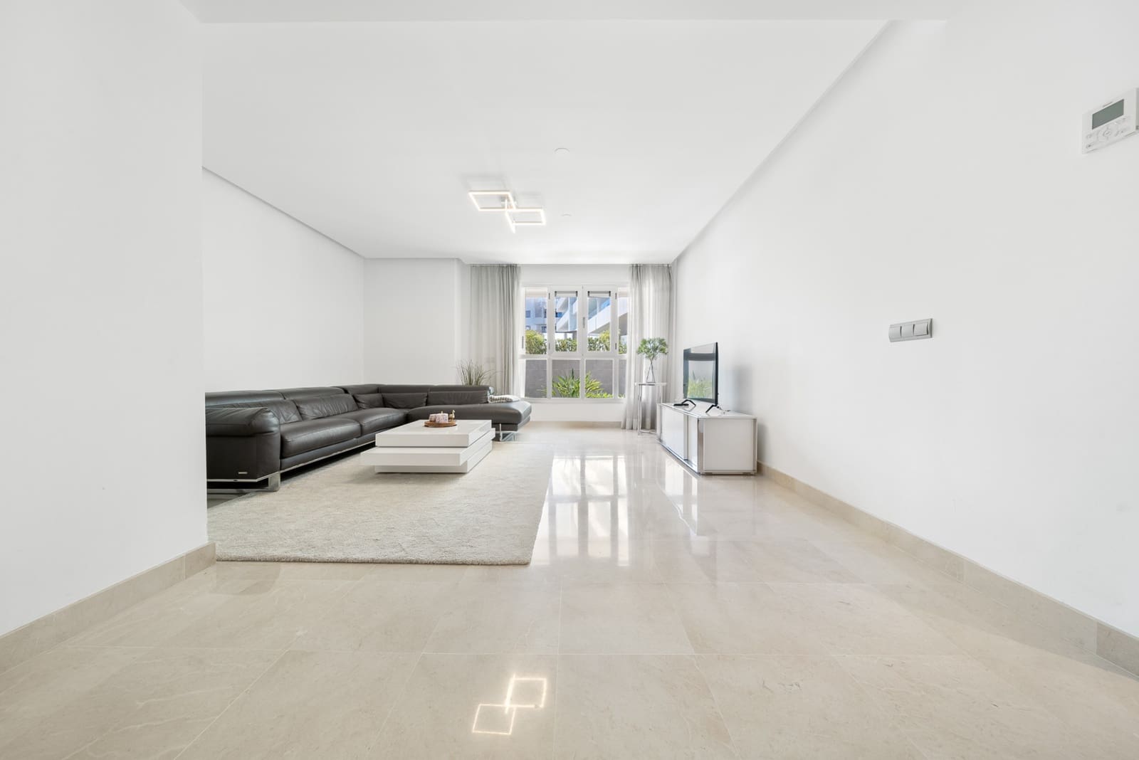 3 bedroom Apartment for sale in San Pedro de Alcantara with pool garage - € 635,000 (Ref: 10075440)