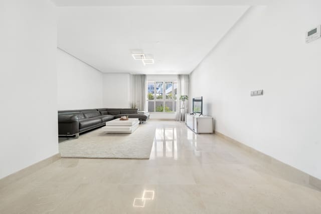 3 Zimmer Apartment zu verkaufen in Nueva Alcántara, Marbella mit Pool Garage - 635.000 € (Ref: 10075440)