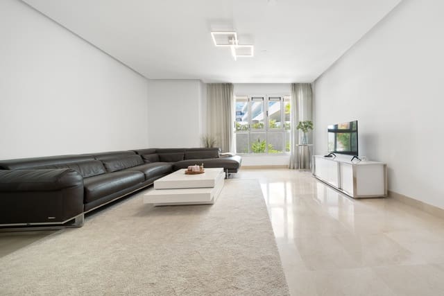 3 Zimmer Apartment zu verkaufen in Nueva Alcántara, Marbella mit Pool Garage - 635.000 € (Ref: 10075440)