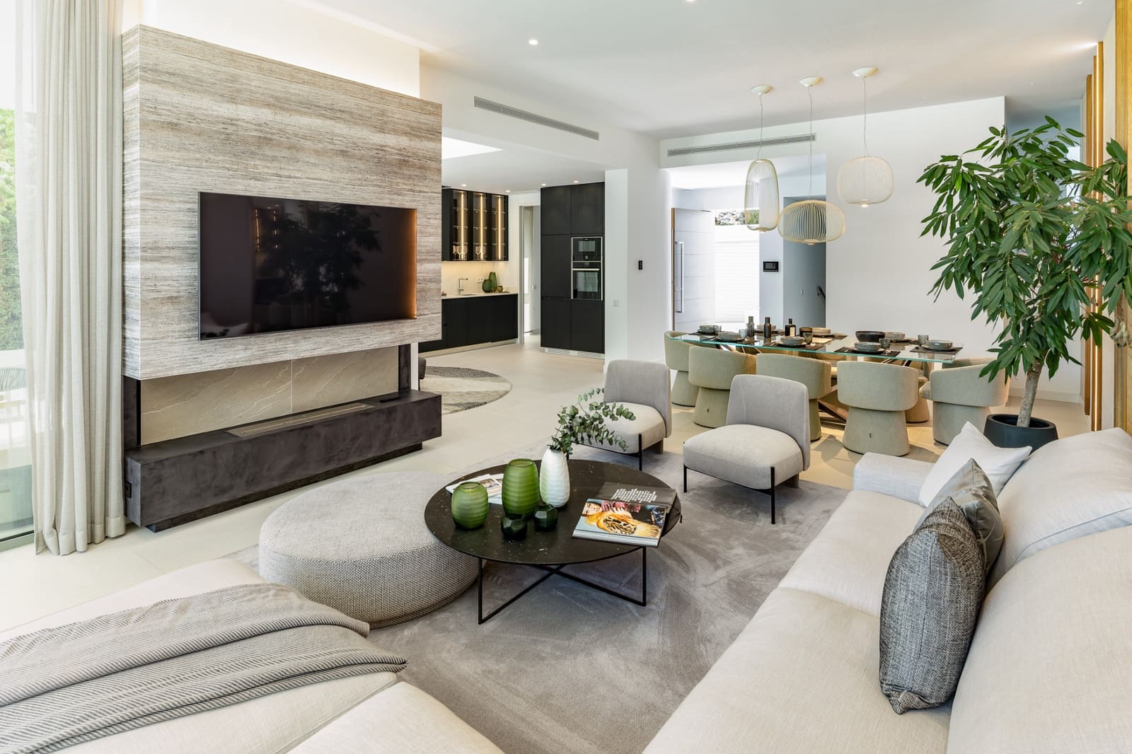 5 soverom Villa til salgs i El Paraiso med svømmebasseng garasje - € 2 300 000 (Ref: 10101919)