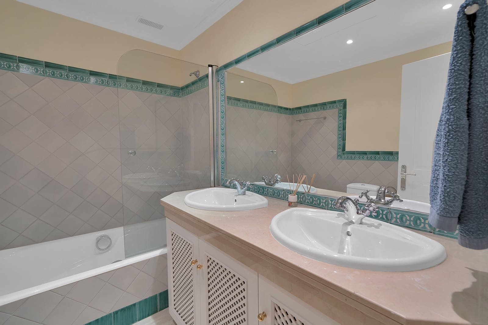 3 slaapkamer Huis te koop in Benahavis met zwembad garage - € 575.000 (Ref: 10146392)