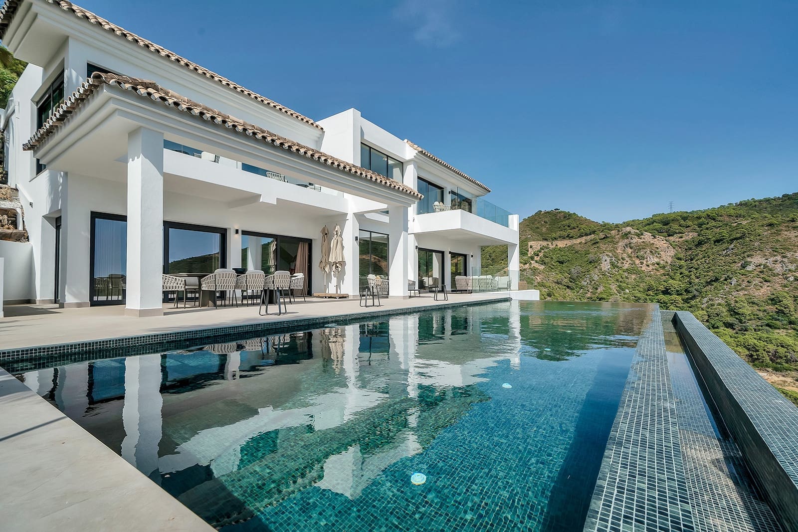 5 sypialnia Willa na sprzedaż w Benahavis z basenem garażem - 3 875 000 € (Ref: 10146393)