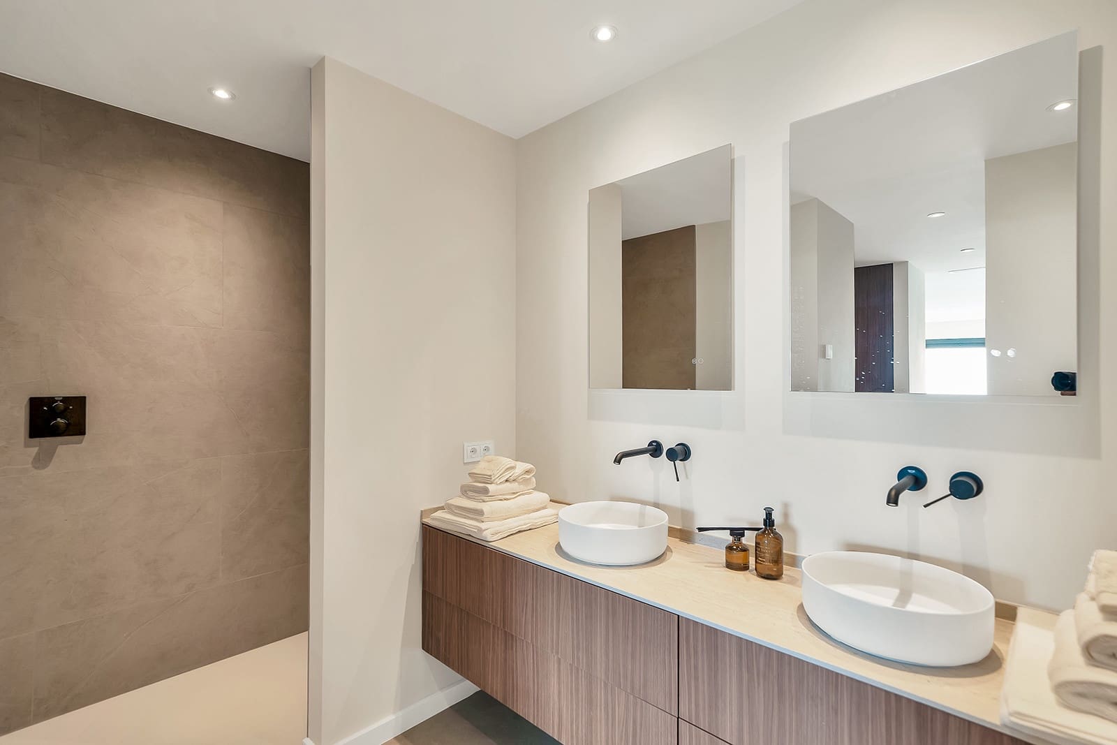5 sypialnia Willa na sprzedaż w Benahavis z basenem garażem - 3 875 000 € (Ref: 10146393)