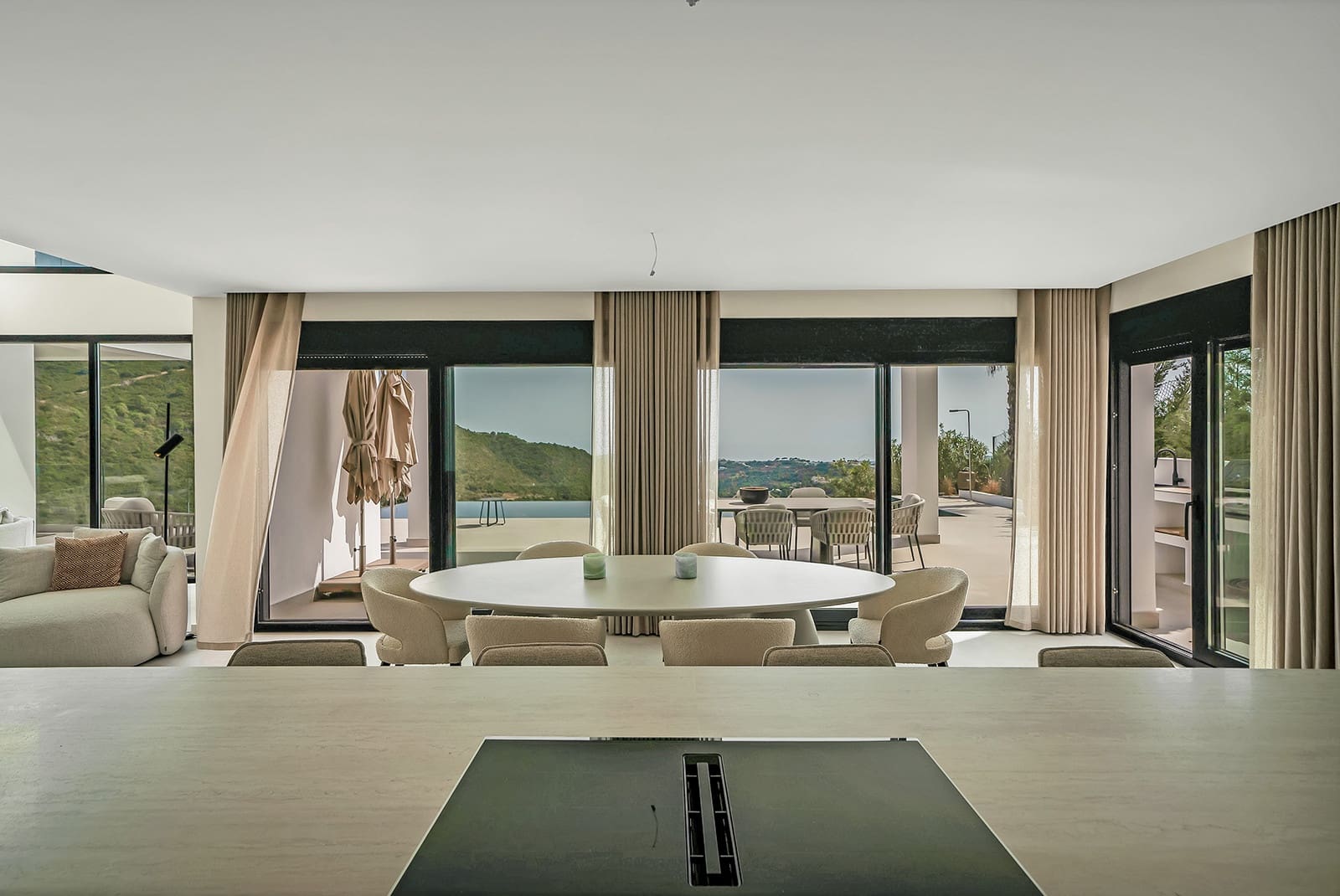 5 sypialnia Willa na sprzedaż w Benahavis z basenem garażem - 3 875 000 € (Ref: 10146393)
