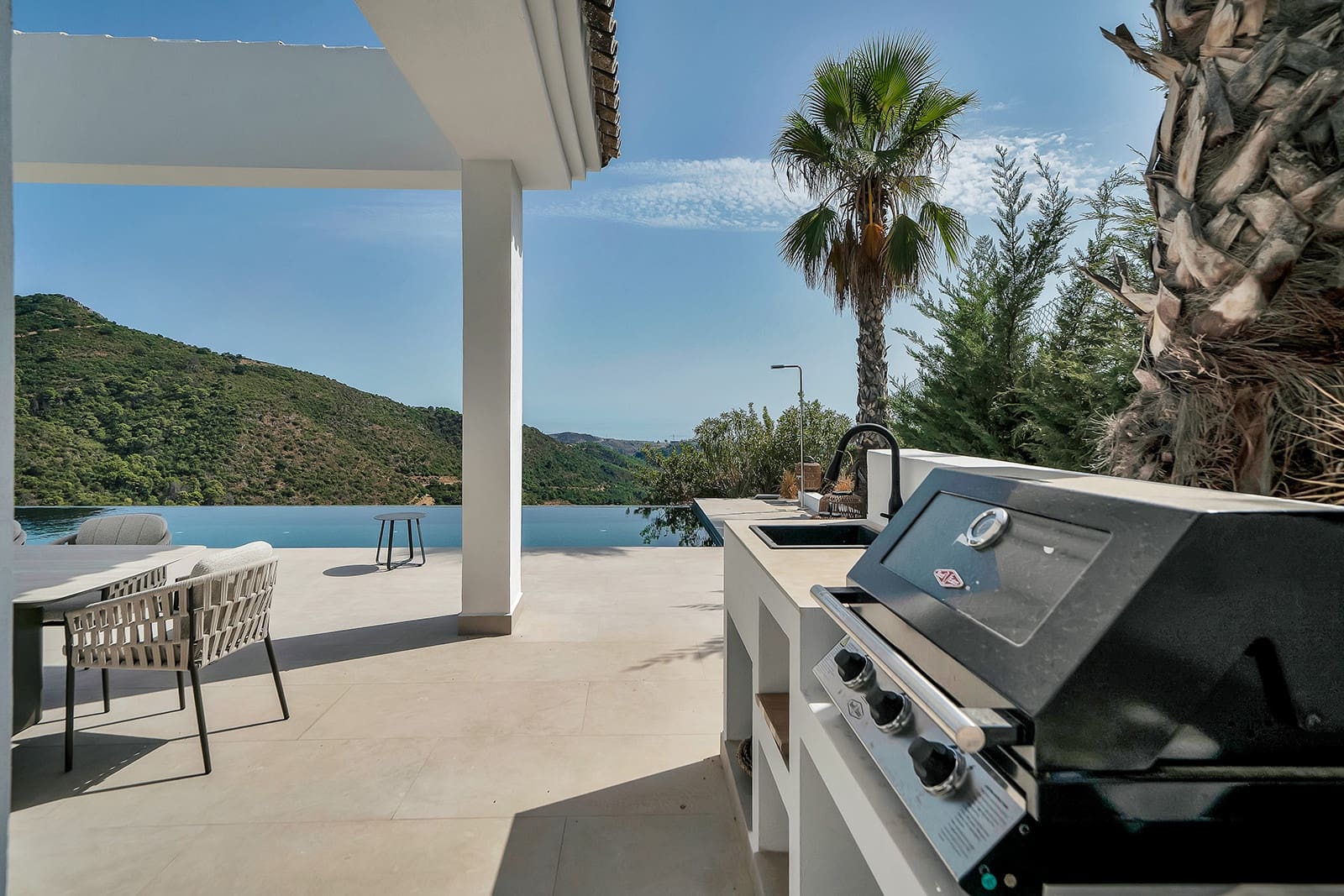 5 sypialnia Willa na sprzedaż w Benahavis z basenem garażem - 3 875 000 € (Ref: 10146393)