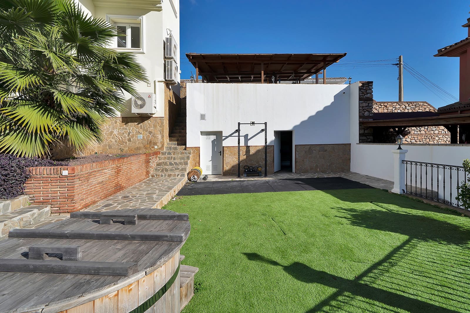 5 soverom Villa til salgs i Benalmadena med svømmebasseng garasje - € 1 600 000 (Ref: 10150297)