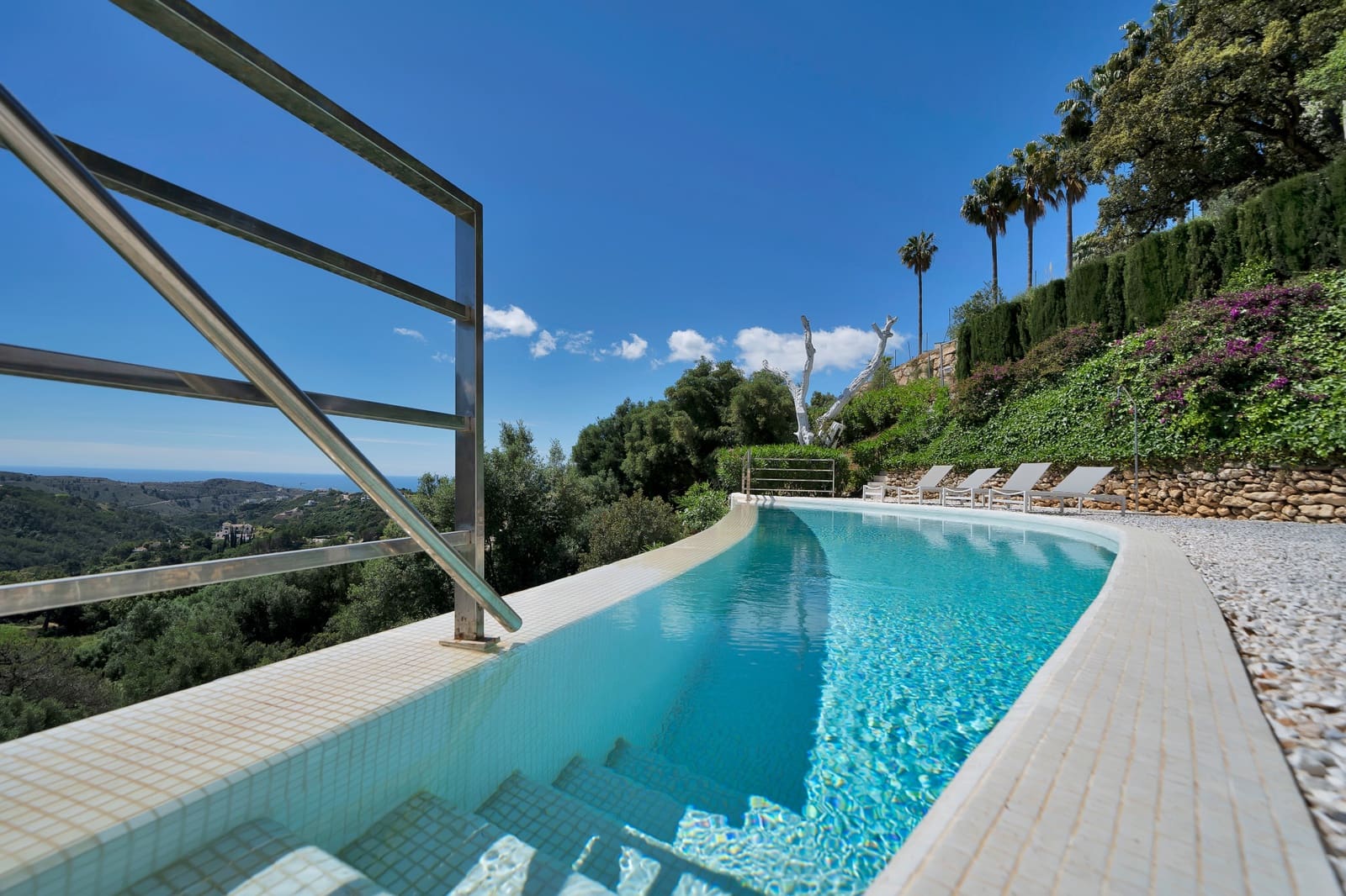 5 soverom Villa til salgs i Nueva Andalucia med svømmebasseng garasje - € 3 195 000 (Ref: 10150298)