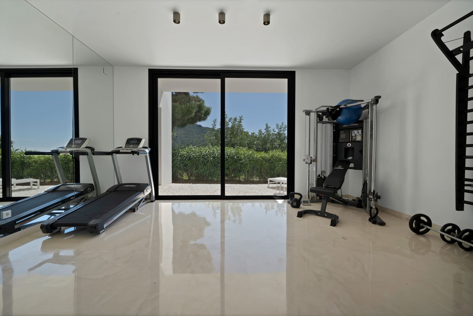 5 soverom Villa til salgs i Nueva Andalucia med svømmebasseng garasje - € 3 195 000 (Ref: 10150298)