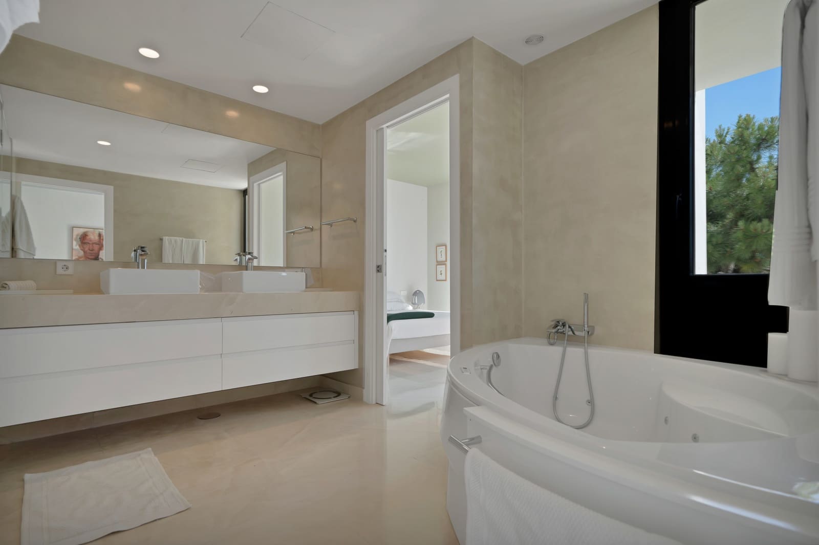 5 soverom Villa til salgs i Nueva Andalucia med svømmebasseng garasje - € 3 195 000 (Ref: 10150298)