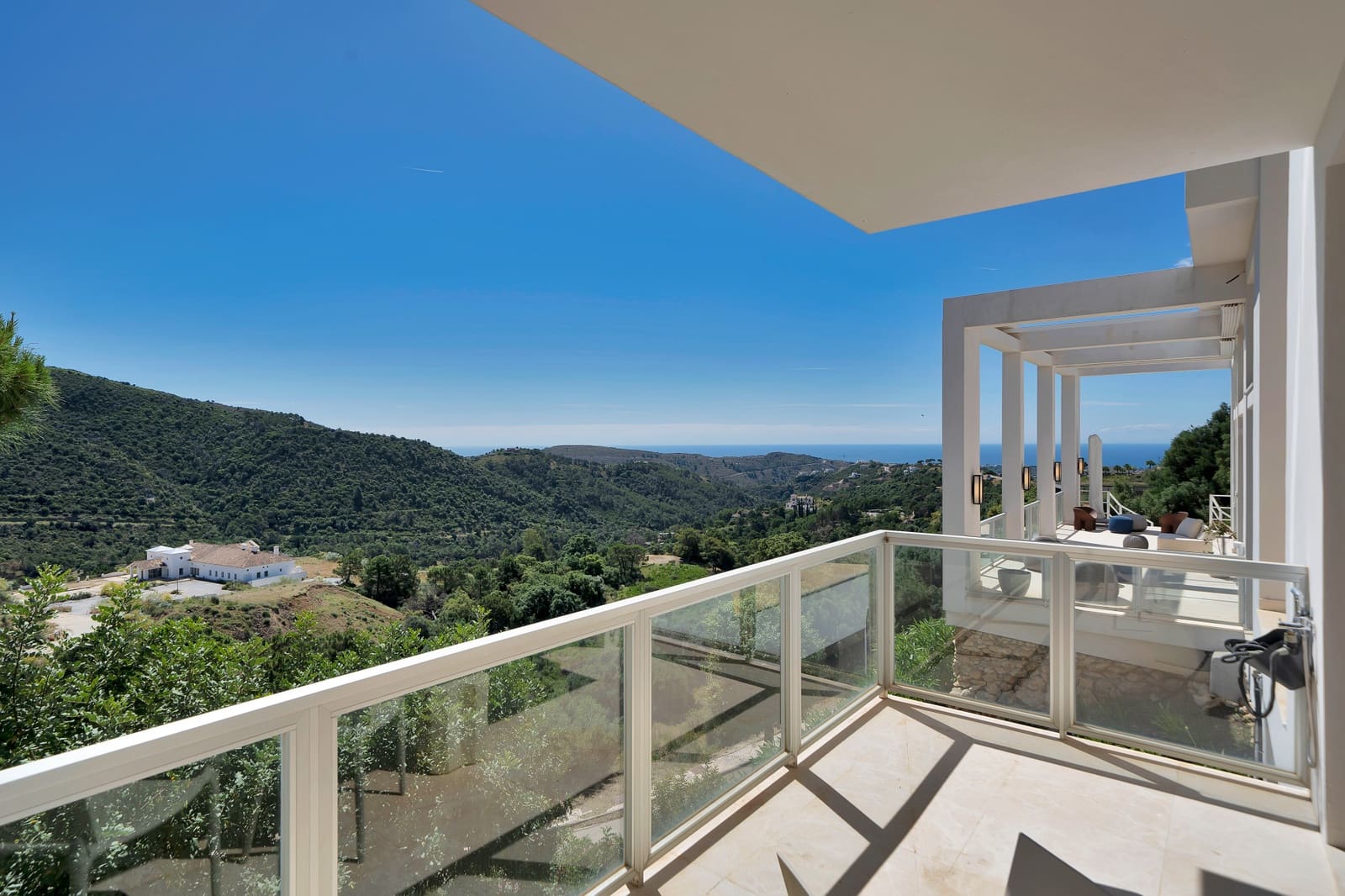 5 soverom Villa til salgs i Nueva Andalucia med svømmebasseng garasje - € 3 195 000 (Ref: 10150298)