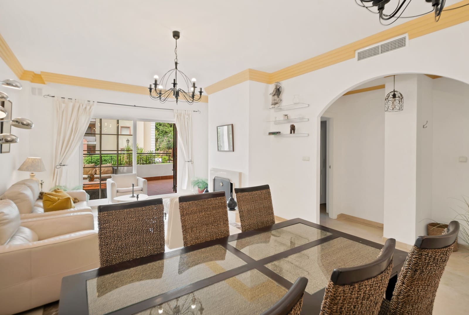 3 soveværelse Lejlighed til salg i Nueva Andalucia med swimmingpool garage - € 575.000 (Ref: 10150299)