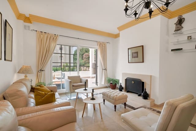 3 soveværelse Lejlighed til salg i Las Brisas, Marbella med swimmingpool garage - € 575.000 (Ref: 10150299)