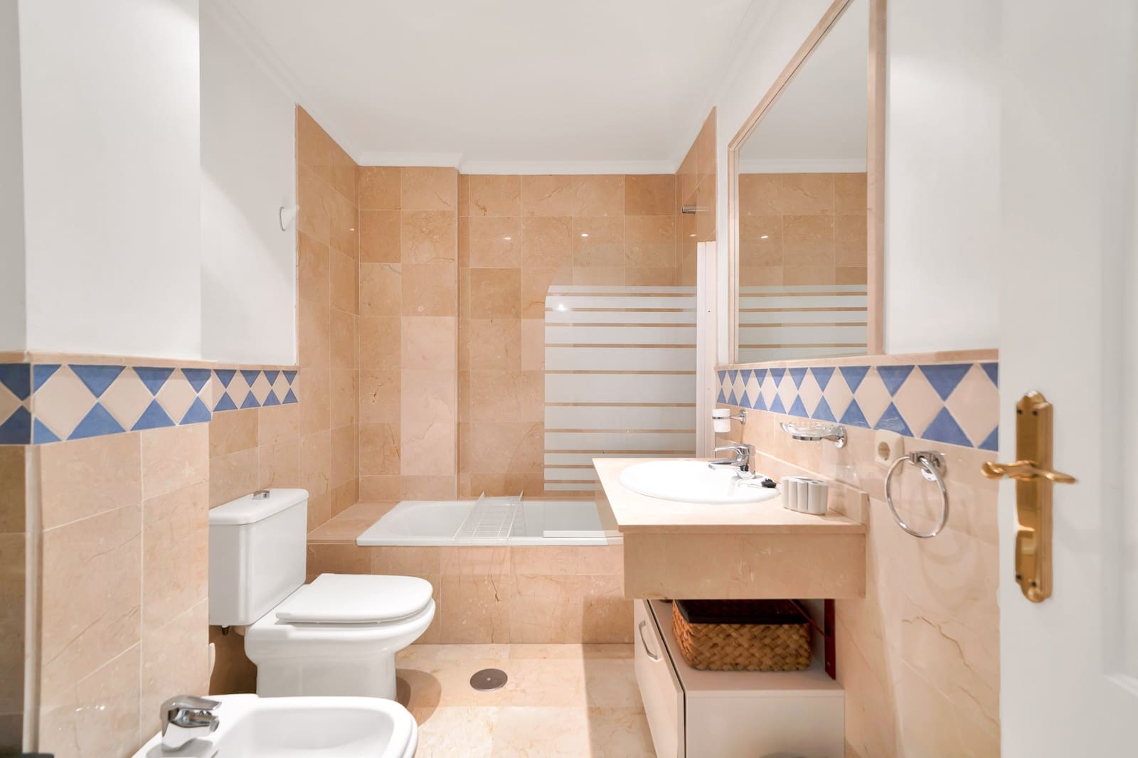 3 soveværelse Lejlighed til salg i Nueva Andalucia med swimmingpool garage - € 575.000 (Ref: 10150299)