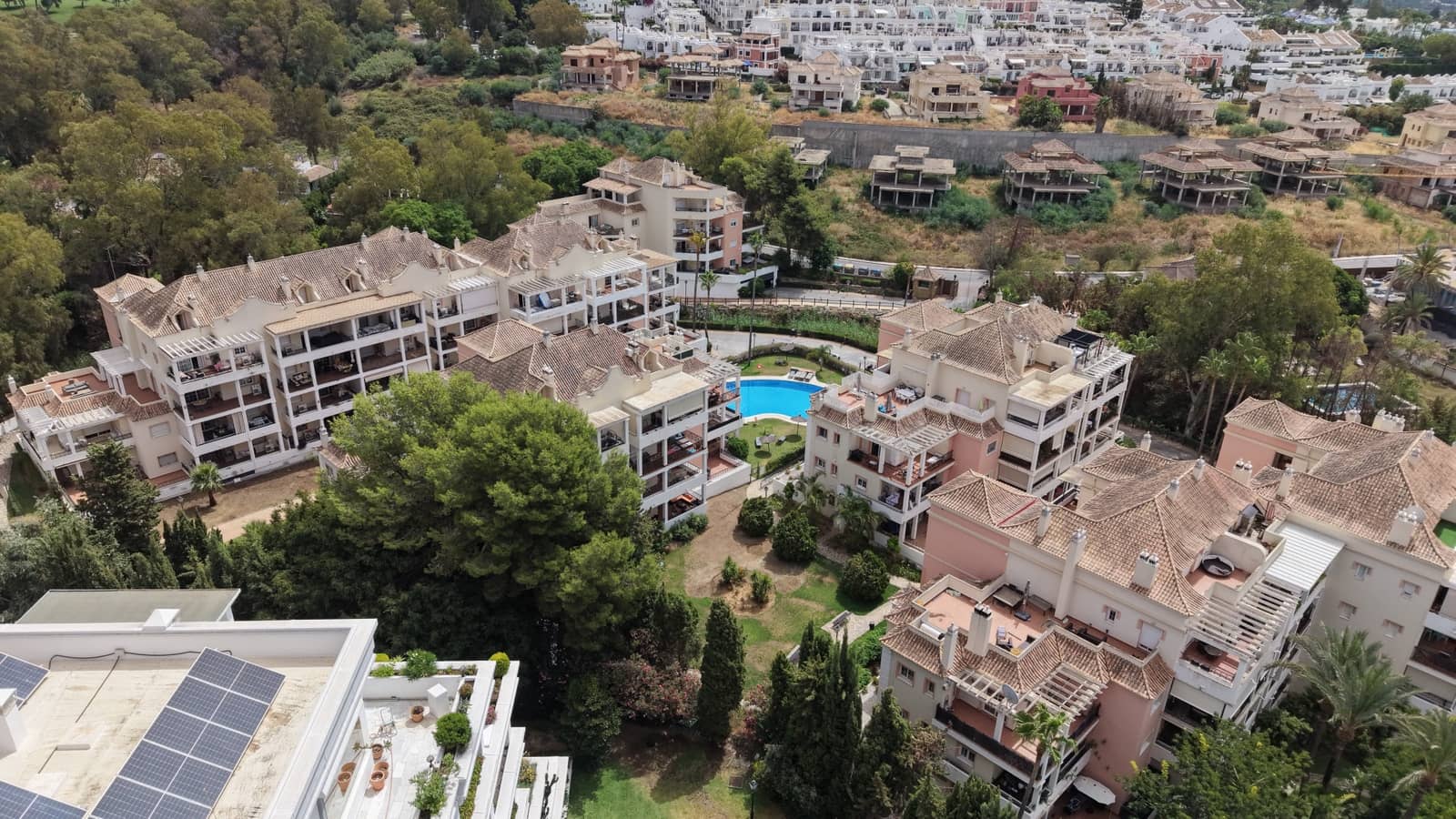 3 soveværelse Lejlighed til salg i Nueva Andalucia med swimmingpool garage - € 575.000 (Ref: 10150299)