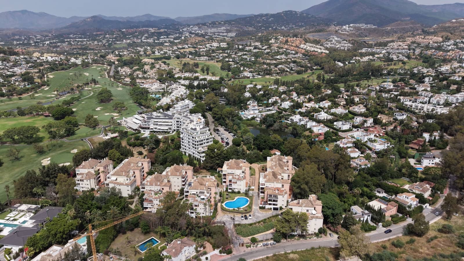 3 soveværelse Lejlighed til salg i Nueva Andalucia med swimmingpool garage - € 575.000 (Ref: 10150299)