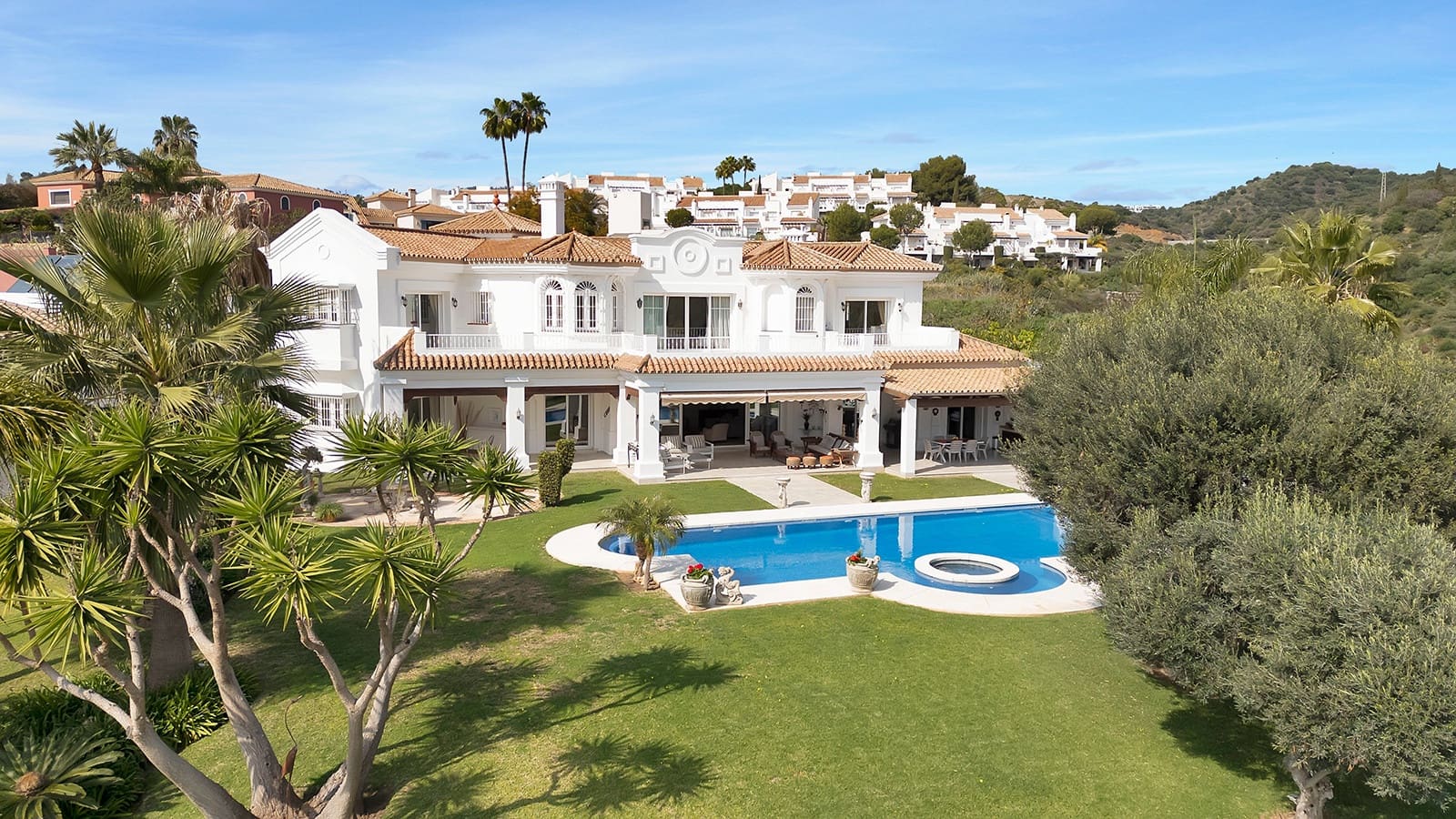7 soveværelse Villa til salg i Nueva Andalucia med swimmingpool garage - € 5.595.000 (Ref: 10150300)