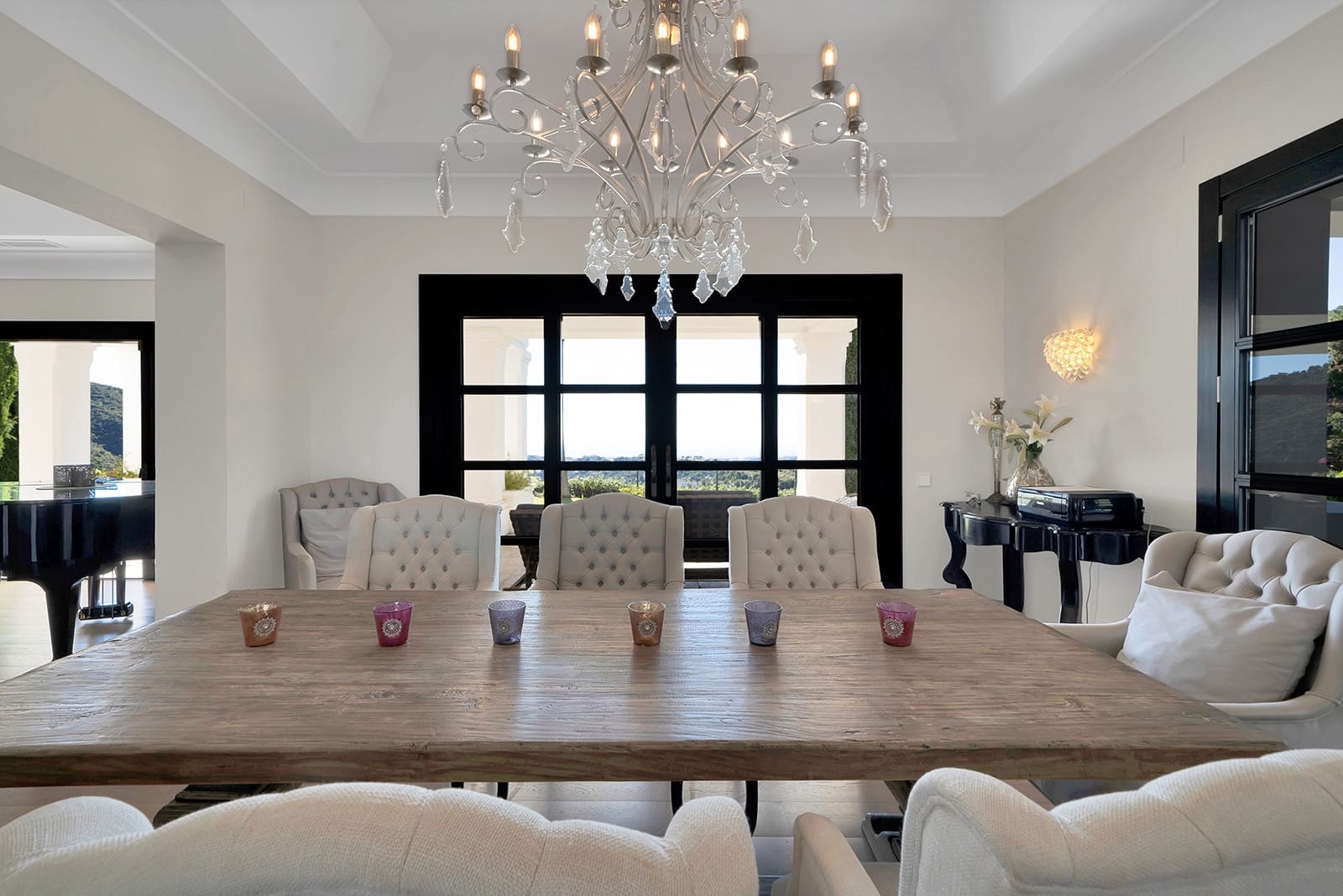 5 bedroom Villa for sale in Benahavis with pool garage - € 4,950,000 (Ref: 10150301)