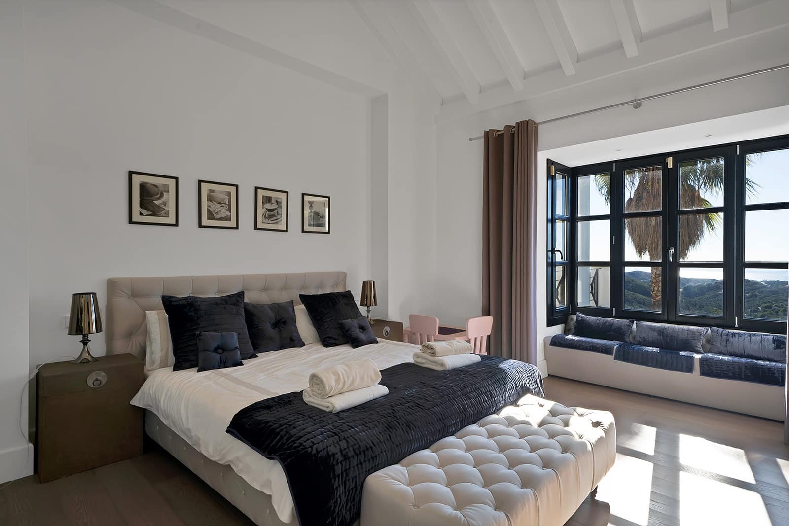 5 bedroom Villa for sale in Benahavis with pool garage - € 4,950,000 (Ref: 10150301)