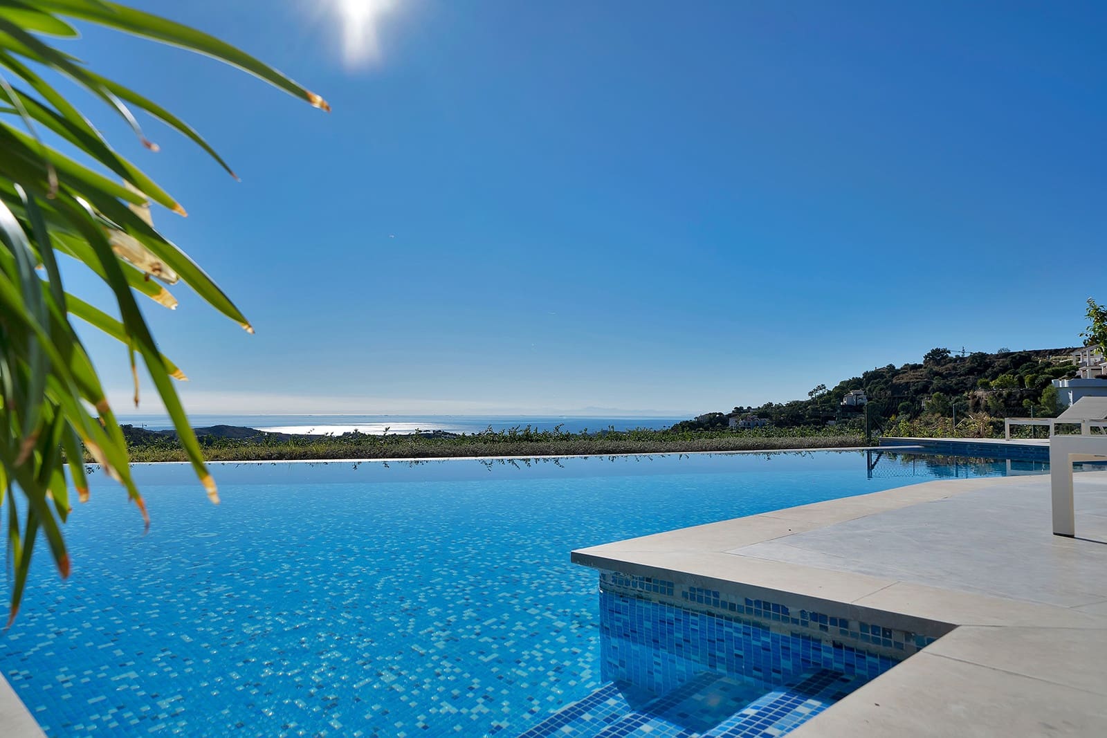5 bedroom Villa for sale in Benahavis with pool garage - € 4,950,000 (Ref: 10150301)