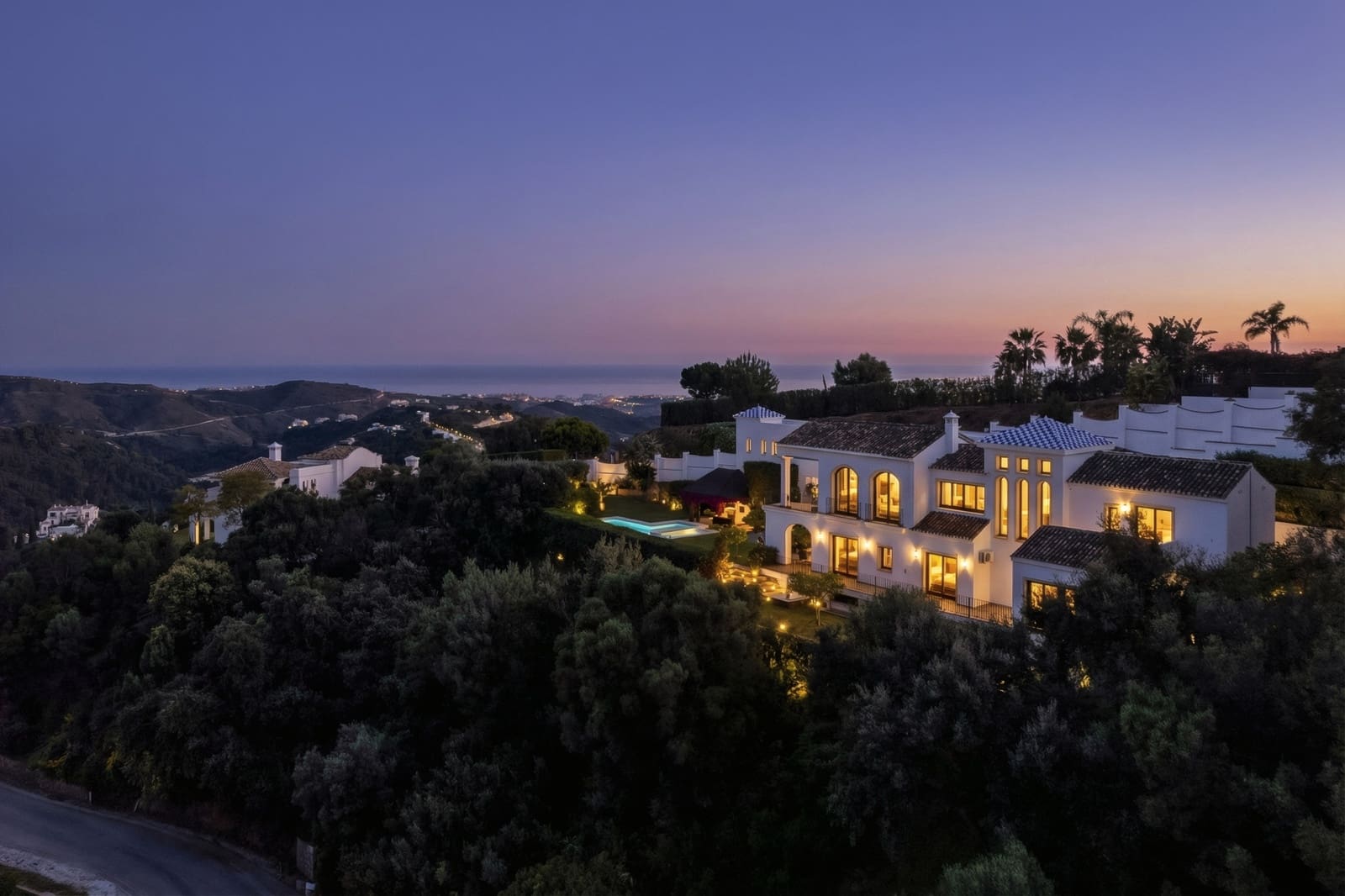 4 sypialnia Willa na sprzedaż w Benahavis z basenem garażem - 2 895 000 € (Ref: 10150303)