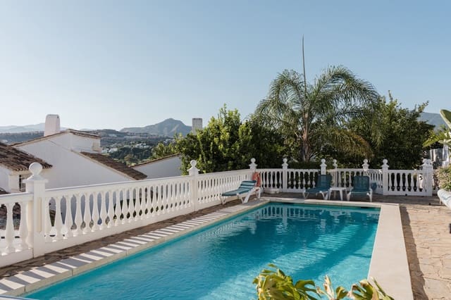 2 soverom Hus til salgs i Nueva Atalaya, Estepona med svømmebasseng garasje - € 525 000 (Ref: 10150304)