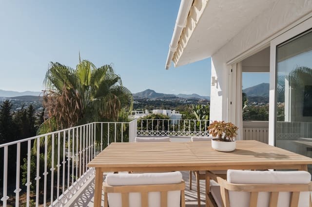 2 soverom Hus til salgs i Nueva Atalaya, Estepona med svømmebasseng garasje - € 525 000 (Ref: 10150304)