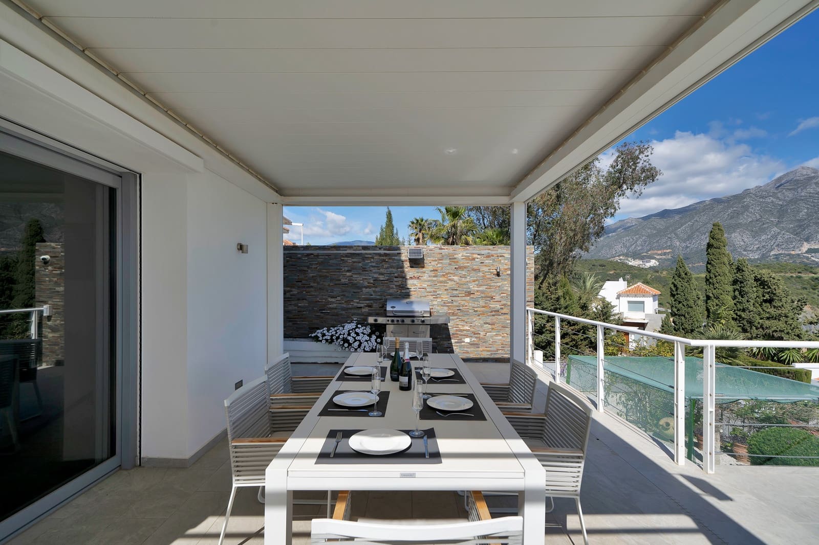 4 sypialnia Willa na sprzedaż w Nueva Andalucia z basenem garażem - 3 100 000 € (Ref: 10157505)