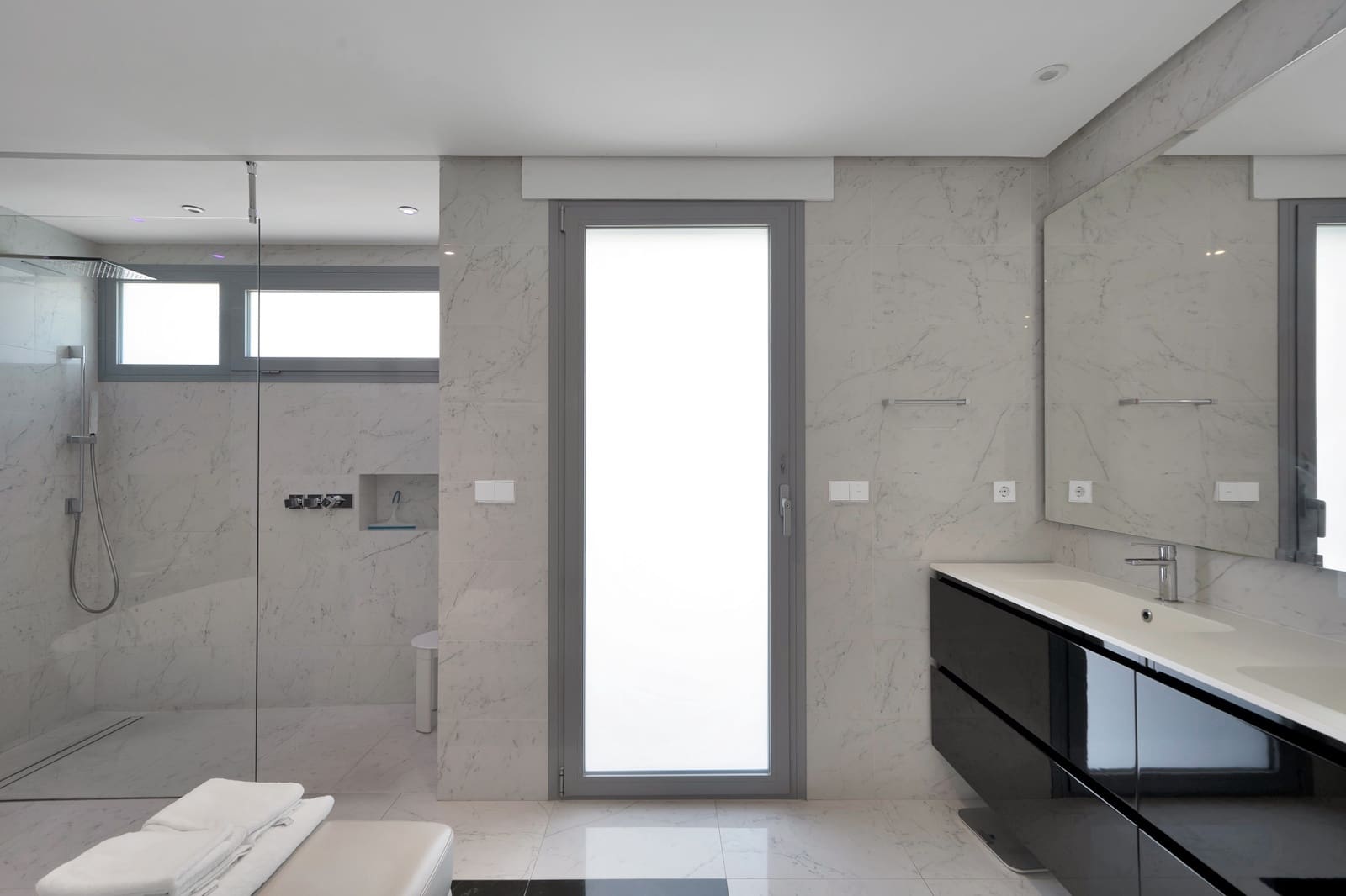 4 sypialnia Willa na sprzedaż w Nueva Andalucia z basenem garażem - 3 100 000 € (Ref: 10157505)