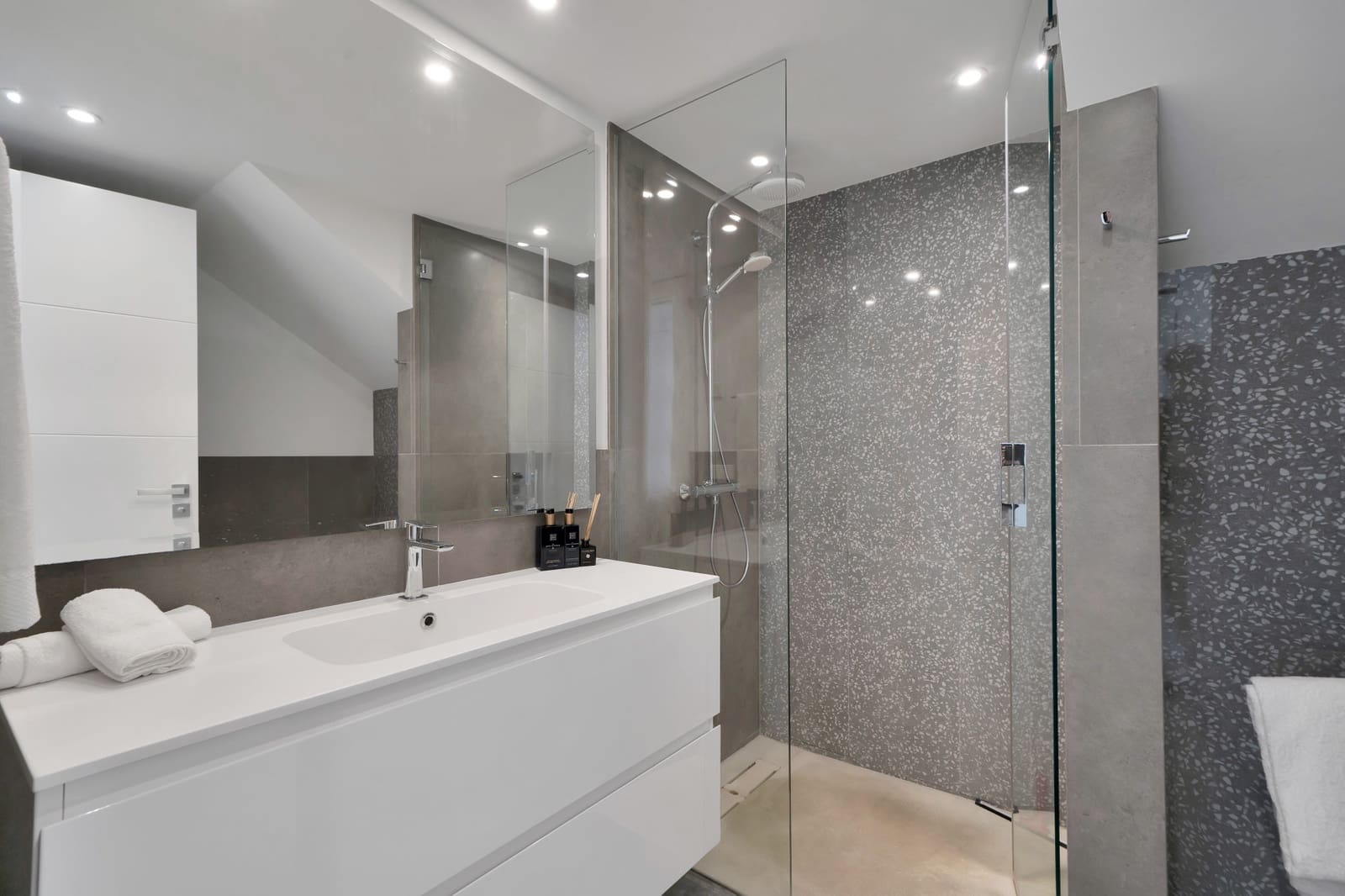 4 sypialnia Willa na sprzedaż w Nueva Andalucia z basenem garażem - 3 100 000 € (Ref: 10157505)