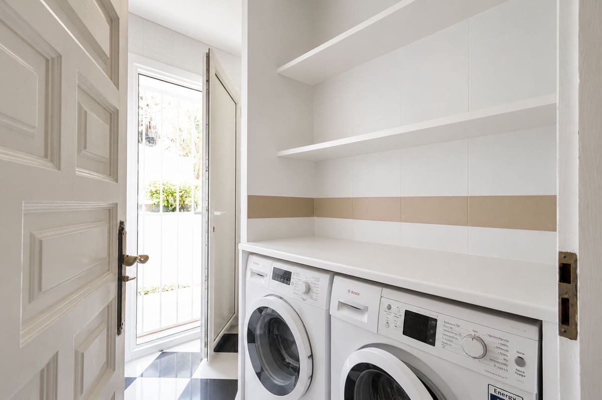 4 quarto Moradia para venda em El Paraiso com piscina garagem - 1 750 000 € (Ref: 10157507)
