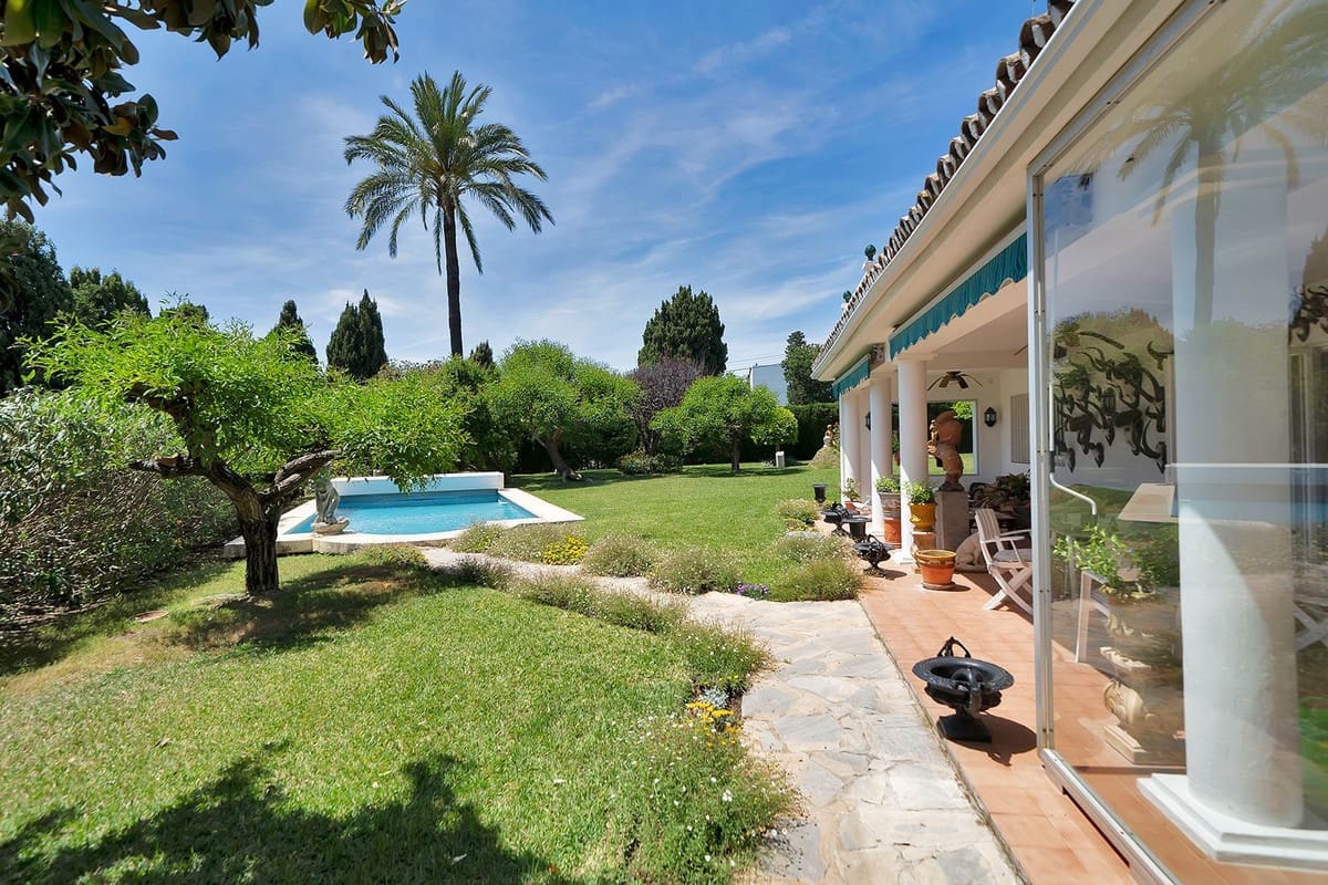 4 quarto Moradia para venda em El Paraiso com piscina garagem - 1 750 000 € (Ref: 10157507)