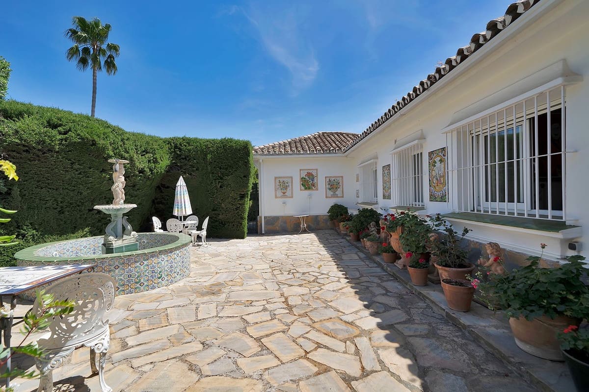 4 quarto Moradia para venda em El Paraiso com piscina garagem - 1 750 000 € (Ref: 10157507)