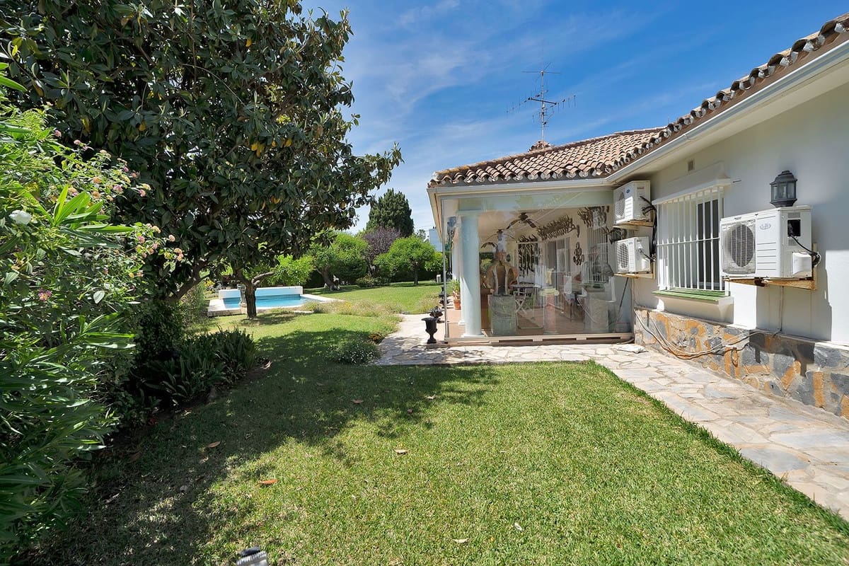 4 quarto Moradia para venda em El Paraiso com piscina garagem - 1 750 000 € (Ref: 10157507)