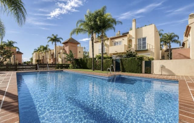 3 chambre Maison de Ville à vendre à Nueva Andalucia, Marbella avec piscine garage - 539 000 € (Ref: 10157508)
