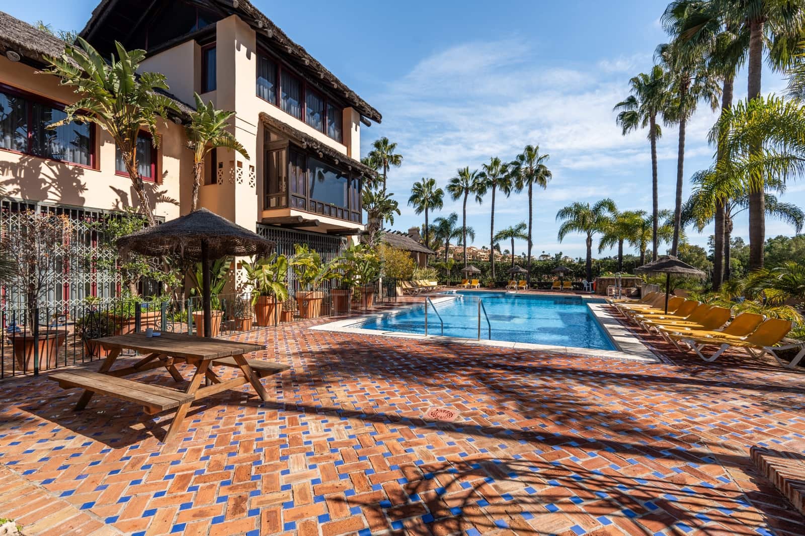 3 soveværelse Byhus til salg i Nueva Andalucia med swimmingpool garage - € 539.000 (Ref: 10157508)