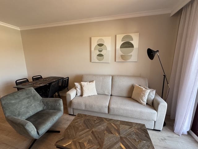 3 soverom Penthouse til salgs i El Paraiso, Estepona med svømmebasseng garasje - € 425 000 (Ref: 10157509)