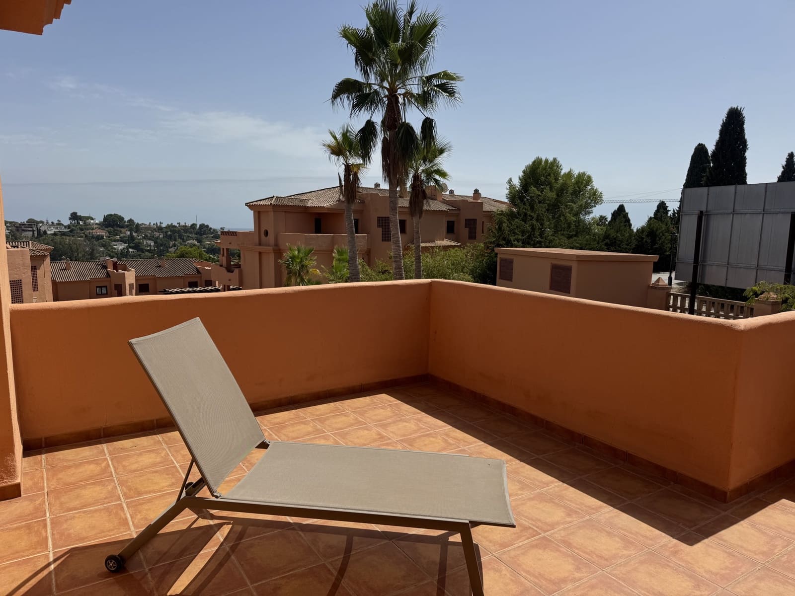 3 soverom Penthouse til salgs i El Paraiso med svømmebasseng garasje - € 425 000 (Ref: 10157509)