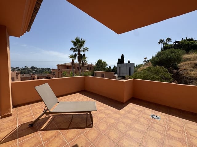 3 soverom Penthouse til salgs i El Paraiso, Estepona med svømmebasseng garasje - € 425 000 (Ref: 10157509)