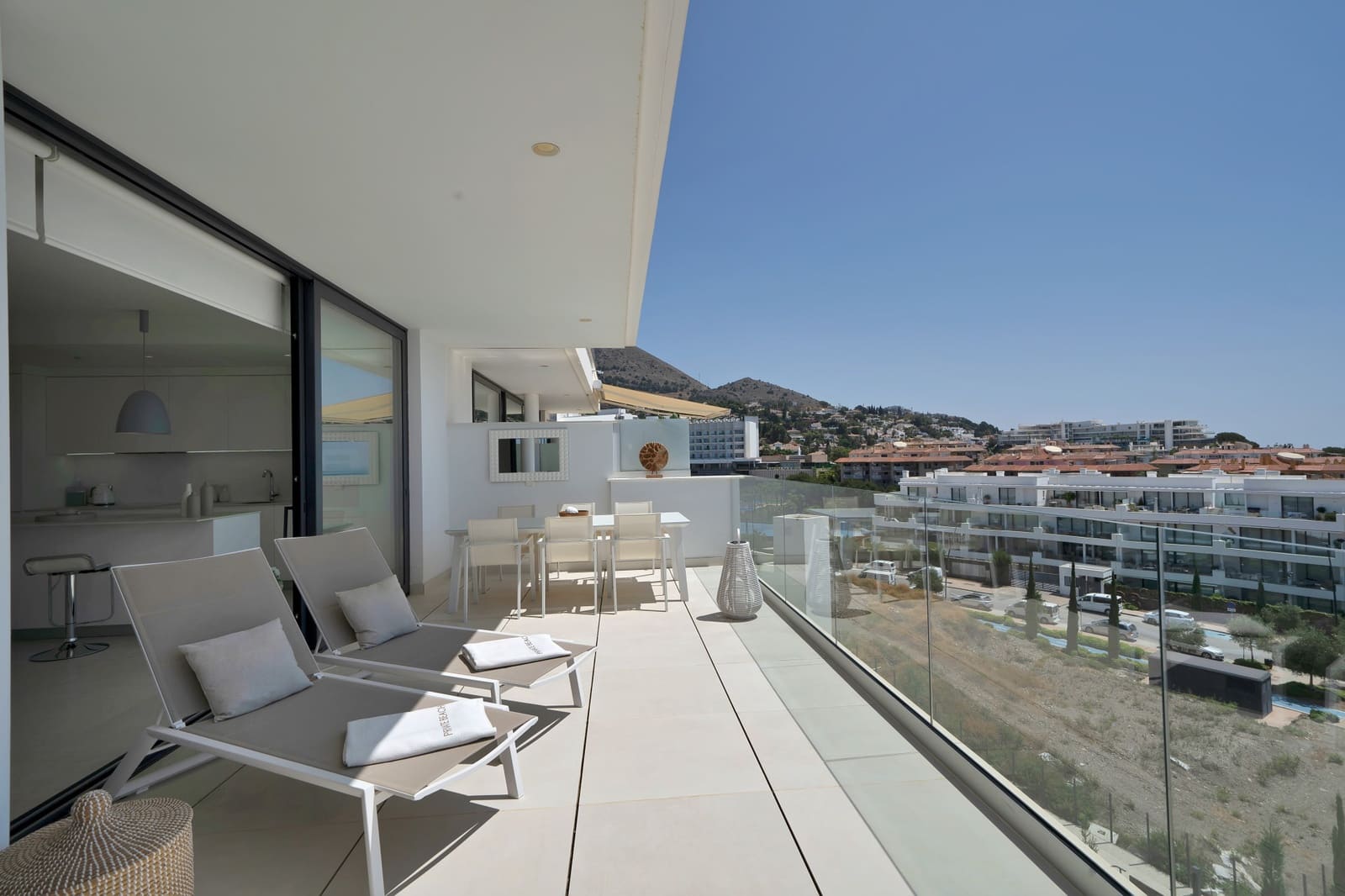 2 soveværelse Lejlighed til salg i Fuengirola med swimmingpool garage - € 699.000 (Ref: 10161153)