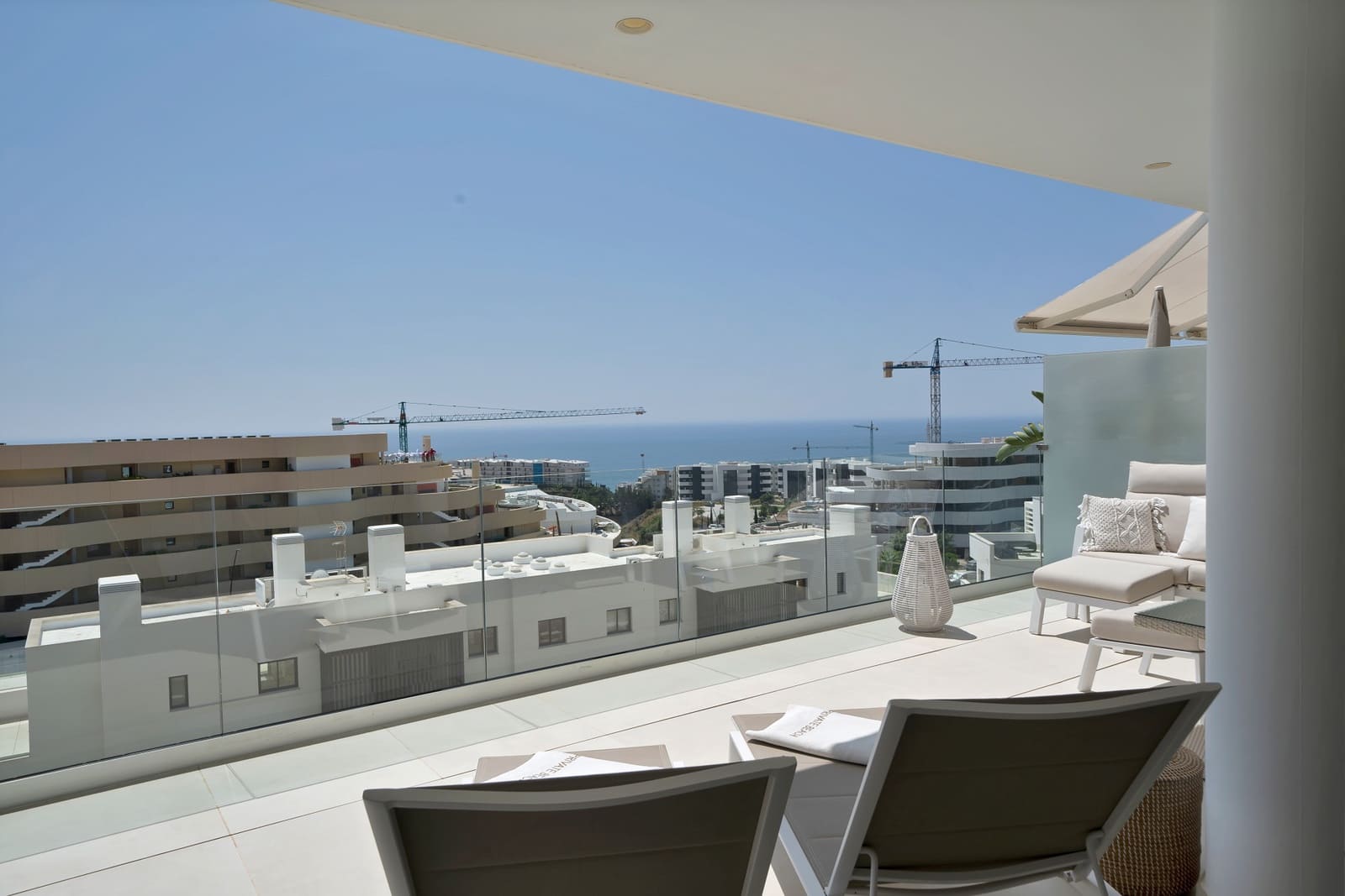 2 soveværelse Lejlighed til salg i Fuengirola med swimmingpool garage - € 699.000 (Ref: 10161153)