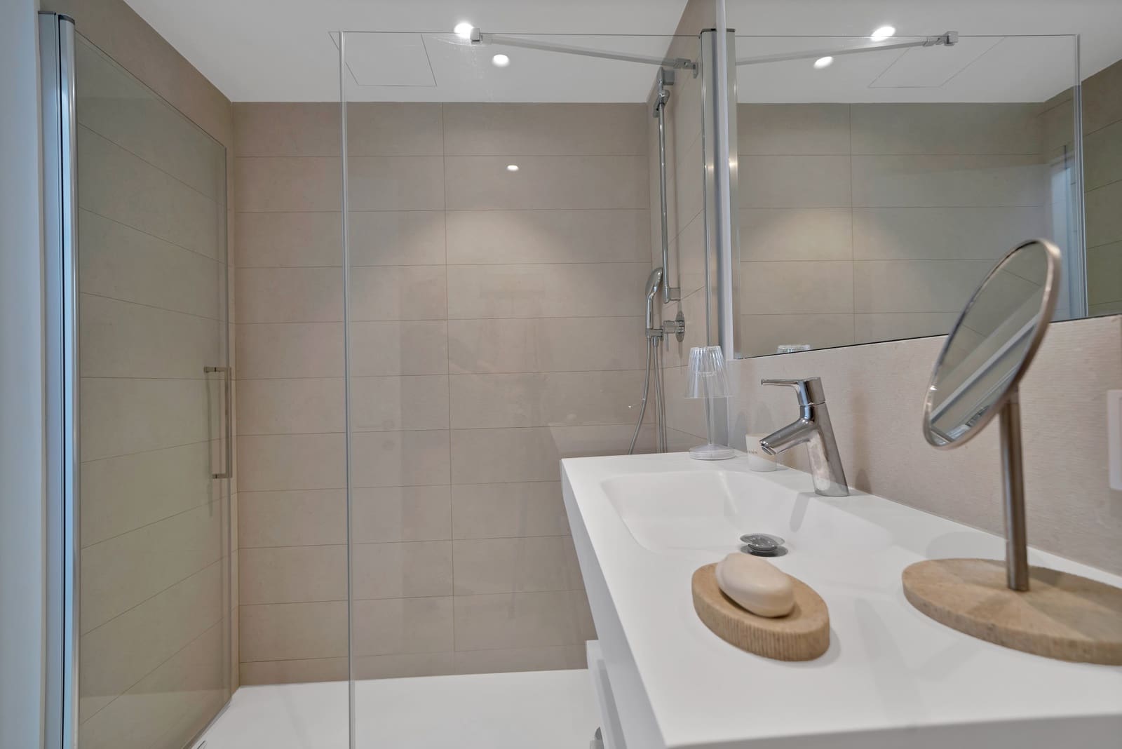 2 soveværelse Lejlighed til salg i Fuengirola med swimmingpool garage - € 699.000 (Ref: 10161153)