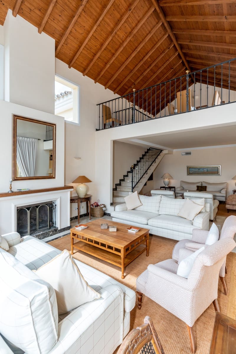 6 bedroom Villa for sale in Guadalmina with pool garage - € 3,400,000 (Ref: 10161154)